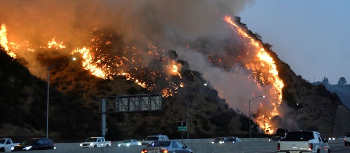 Incêndios florestais avançam na Califórnia