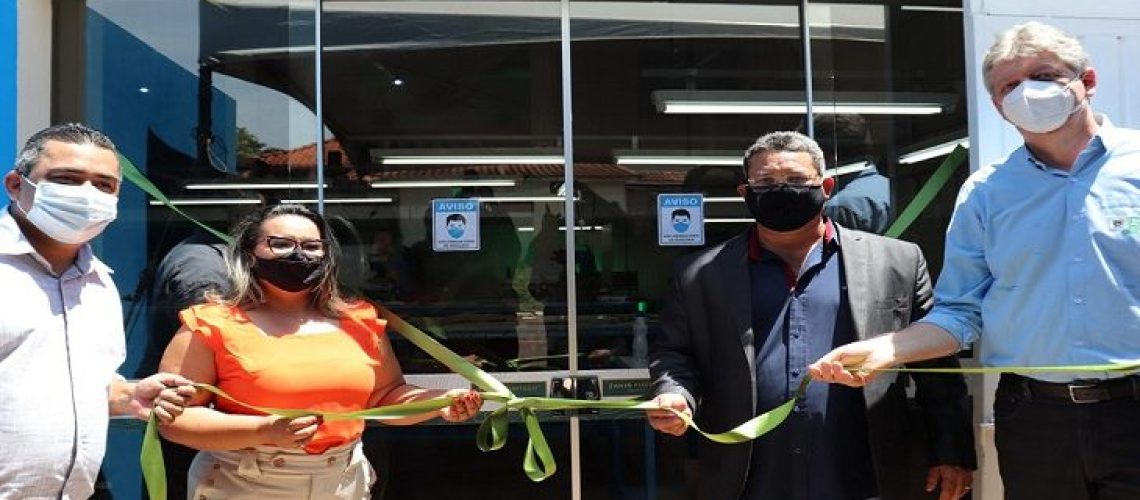 Inauguração-da-fábrica-de-bolsas-de-couro-em-Rio-Negro-730x425