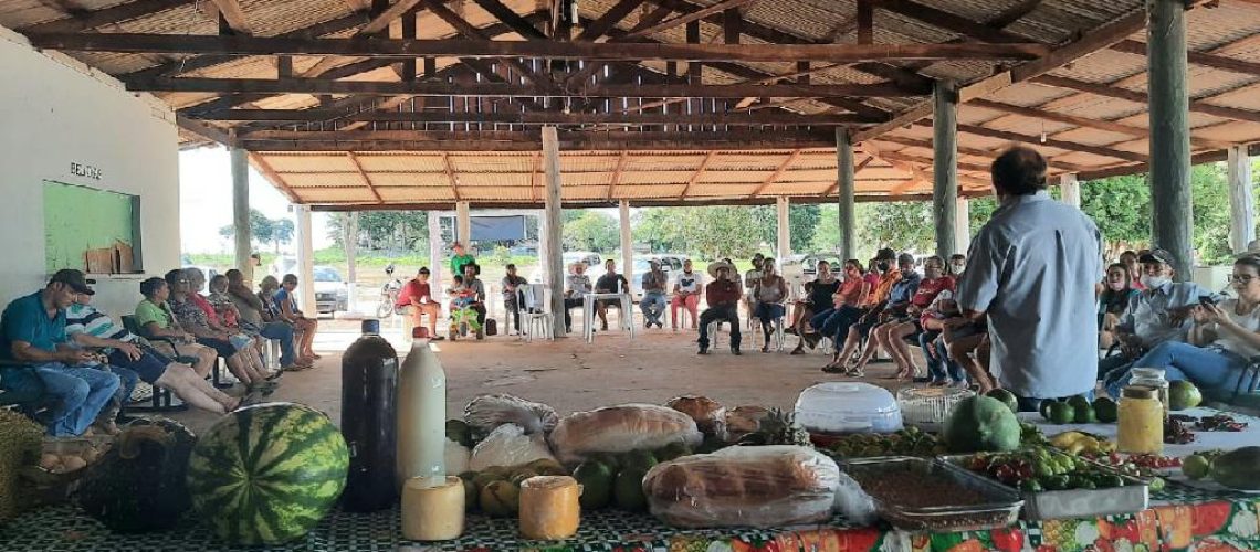 Produtoras realizam primeira feira para comercialização de produtos da agricultura familiar 1
