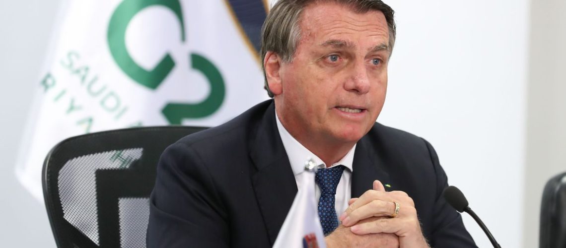 O presidente da República, Jair Bolsonaro, participa da reunião da Cúpula de Líderes do G20 em formato virtual no palácio do Planalto