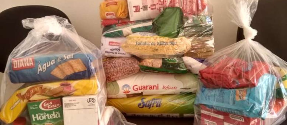 cestas-basicas-com-merenda-escolar-1
