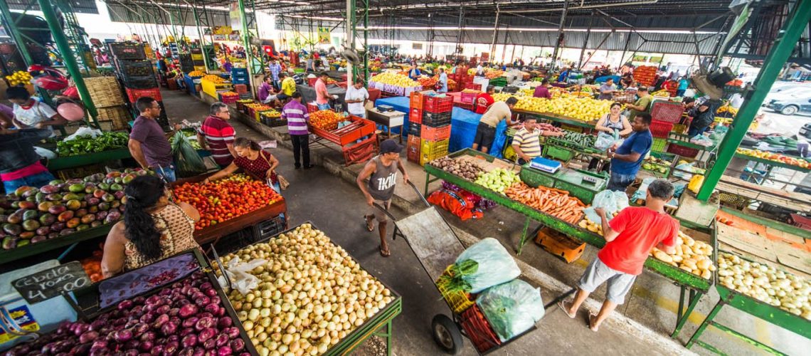 contra-tarifaco-politica-do-governo-pode-baixar-precos-de-pescados-e-frutas-carnes-correm-risco