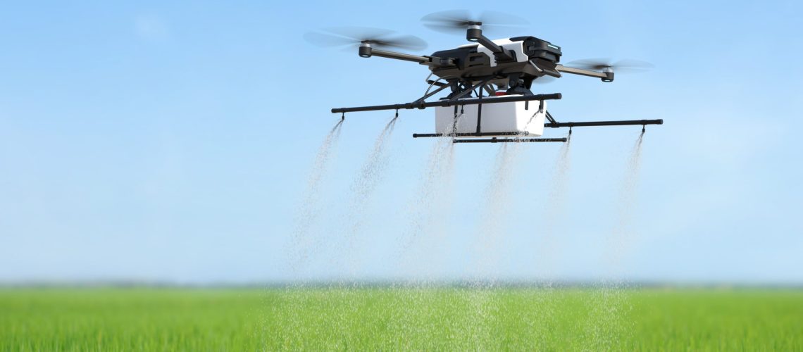 drone-pulverizando-fertilizante-em-plantas-verdes-vegetais-tecnologia-agricola-automacao-agricola-1-3-1-scaled