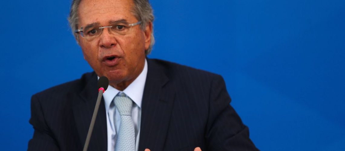Ministro da Economia, Paulo Guedes, participam da coletiva de imprensa no Palácio do Planalto, sobre as ações de enfrentamento e o avanço da covid-19 no país
