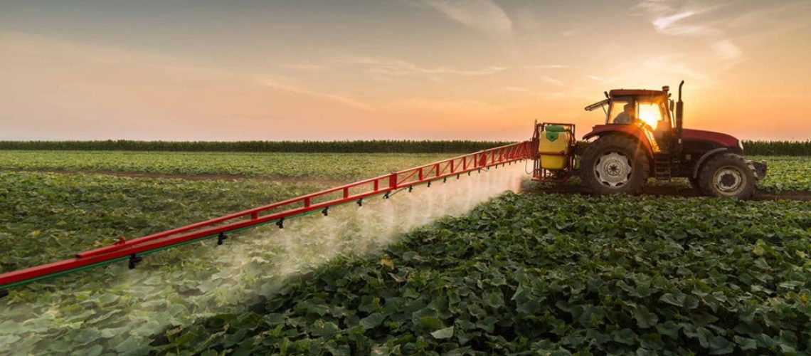 img-aplicacao-de-defensivos-agricolas