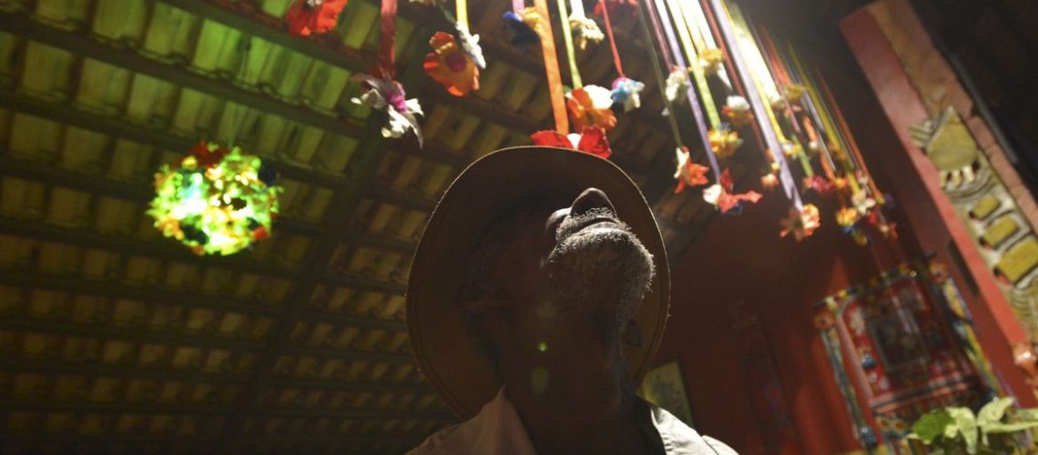São Jorge (GO) - O Encontro de Culturas Tradicionais da Chapada dos Veadeiros, que começou no último fim de semana termina no domingo (28), tem uma agenda política reivindicada pelos povos tradicionais. Está previsto na programação, o 2º Encontro de Lideranças Quilombolas de Goiás (GO)