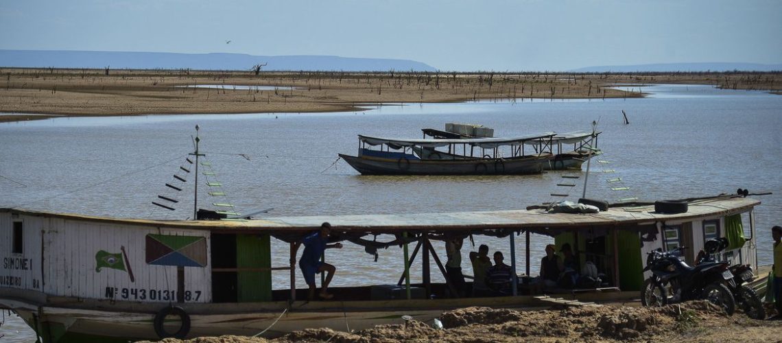 Remanso - Seca expõe ruínas de cidade alagada na Bahia para construção do reservatório de Sobradinho, o maior do Nordeste ( Marcello Casal jr/Agência Brasil)